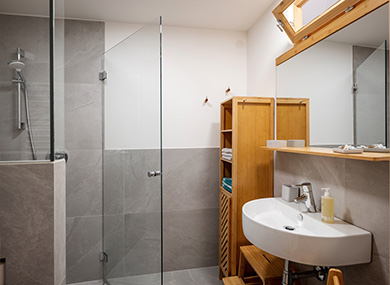 Apartment_Kleeblatt_Muehlberg_1a_Ellmau_Badezimmer_Galerie