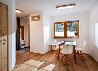 Apartment_Kleeblatt_Muehlberg_1a_Ellmau_Wohnraum_Esstisch_1_Galerie